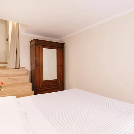 Guesthost - Live The Charm Of Siena Apartment *